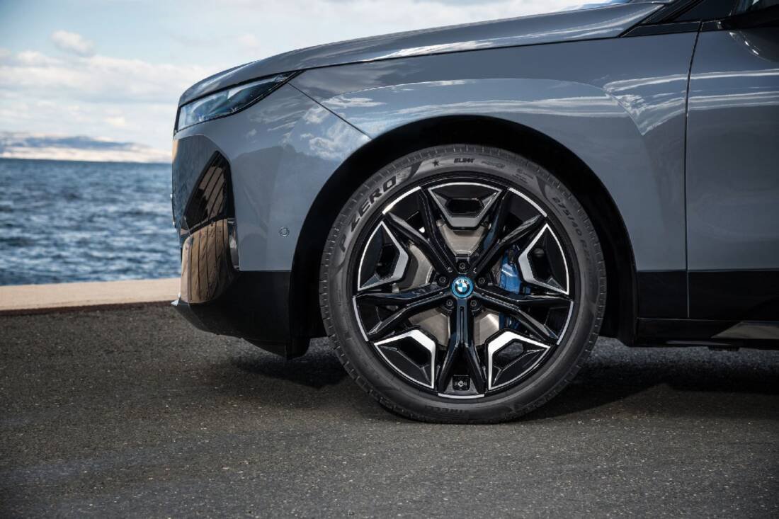 BMW iX Modellerinde Yeni Pirelli P ZERO ELECT Lastikleri Seçti
