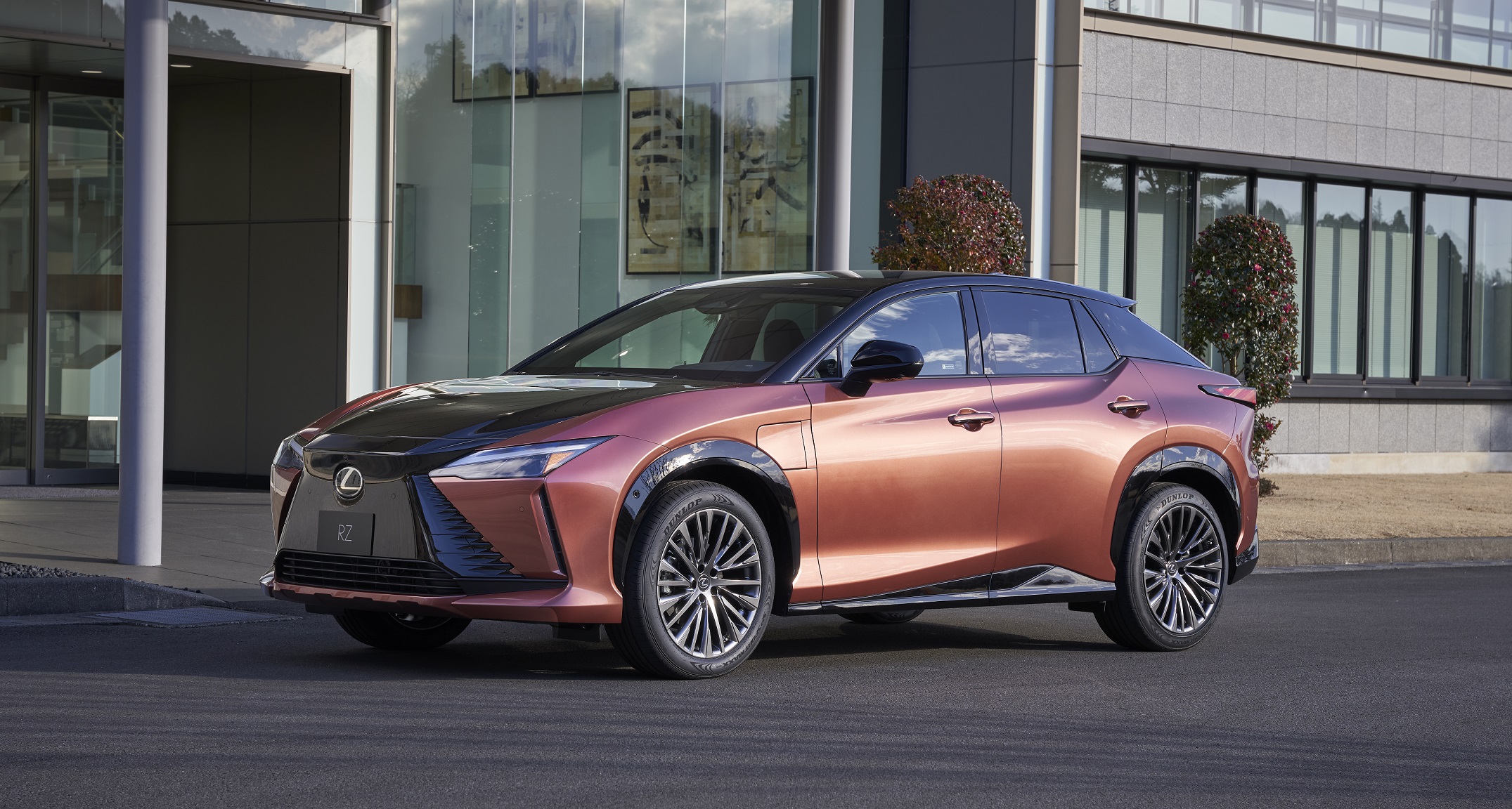 Lexus'un Yeni Elektriklisi RZ 450e Dünya Prömiyeri Gerçekleşti!