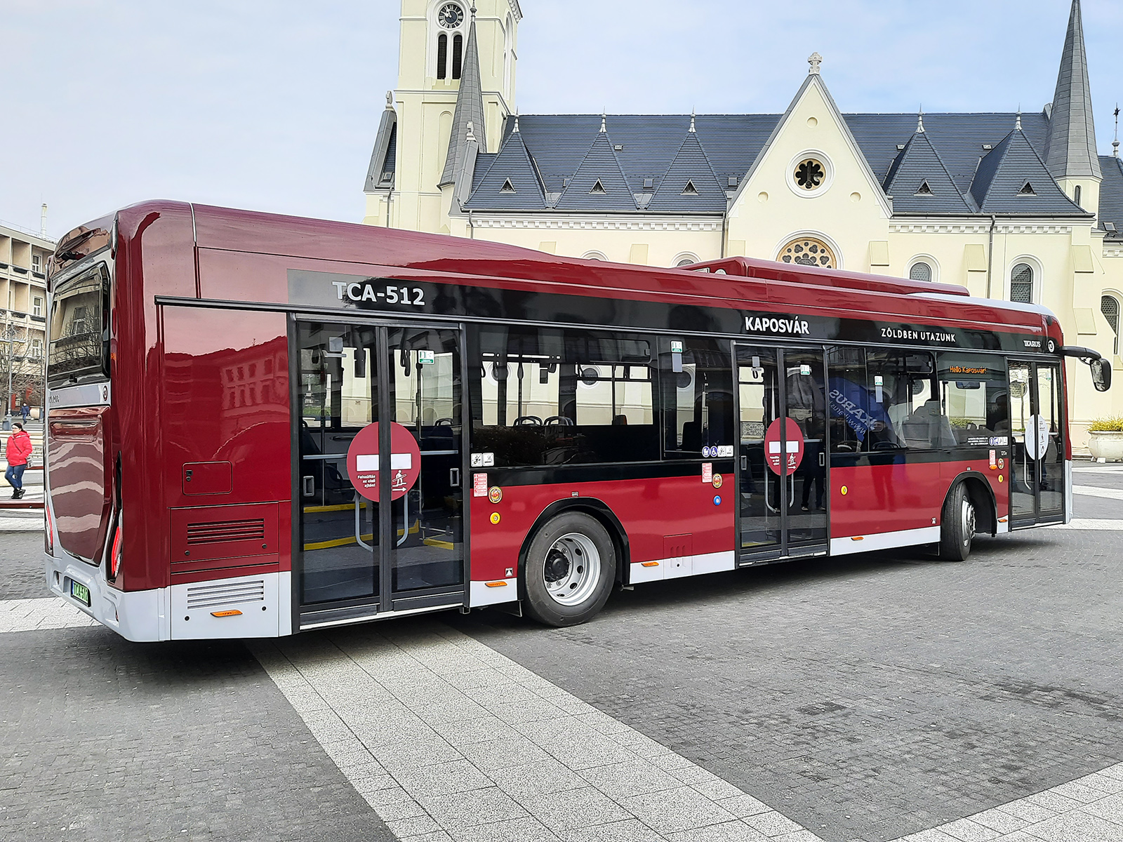 Ikarus delivers two 120e buses in Hungary - Elektrikli Araçlar Dergisi