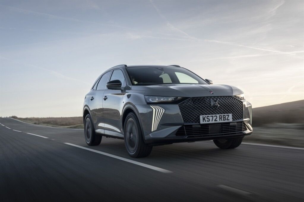 DS 7, Performance Line+, Rivoli ve Opera versiyonunda mevcut olacak