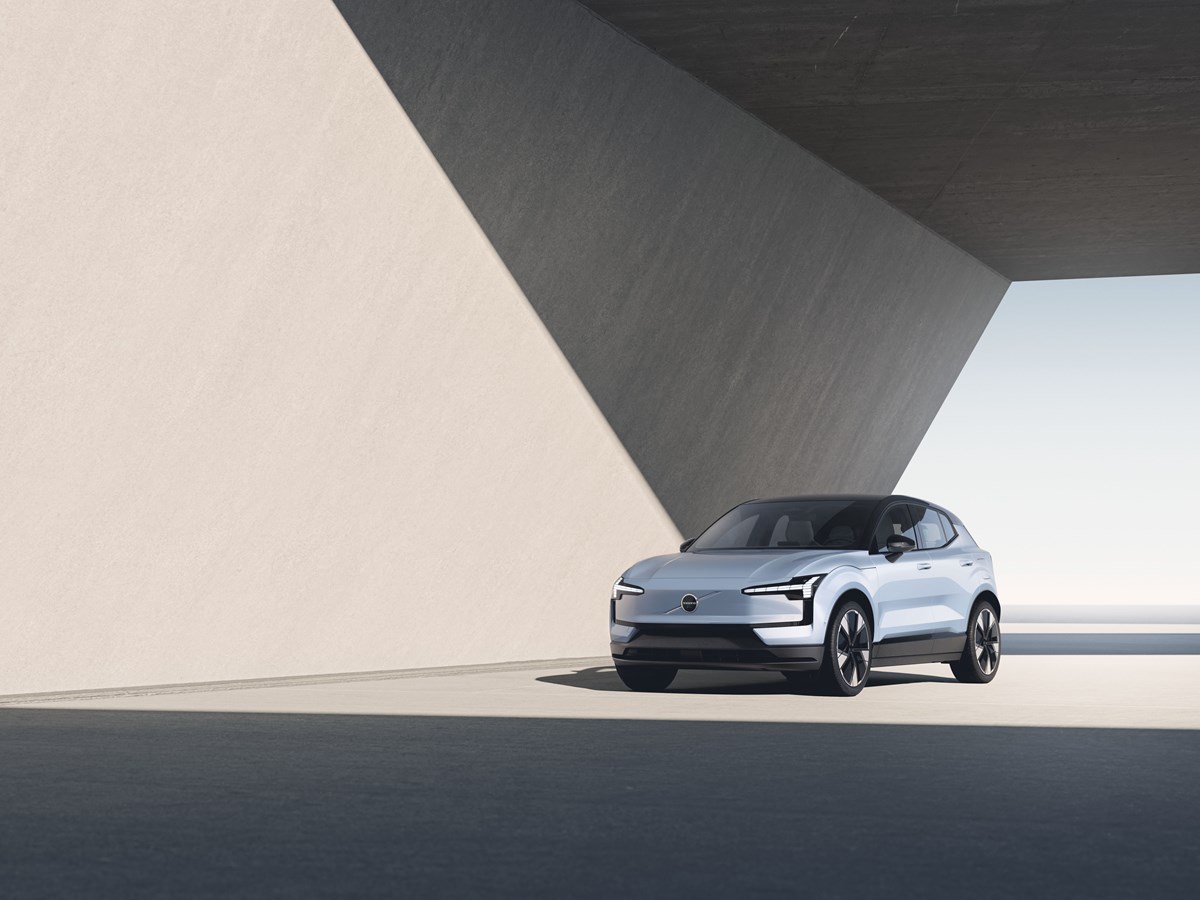 The fully electric Volvo EX30 named 2024 World Urban Car Elektrikli